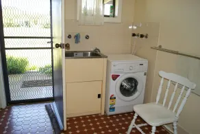 \"Yarrindi\" Garden Cottage - Image 2