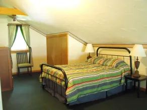 Historic Ice House Cottage - Image 4