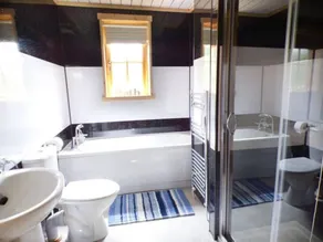 3 bedroom log cabin in Mid Wales with hot tub - Image 2