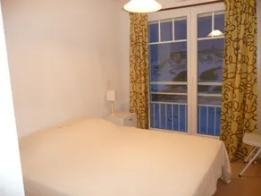Seaside Apartment - Sunny Balcony, Private Garage, Pet-Friendly, Non-Smoking - Image 3