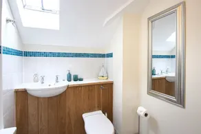 A cotswold stone waterside cottage that sleeps 6 guests  in 3 bedrooms - Image 4