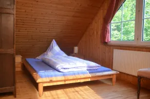 Bright, sunny house in a quiet location - Image 4