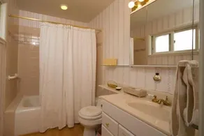 Francis Street Vacation Home.  Ferndale, California - Image 3