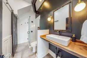 Luxury 8 Bed/4 Ba NuLu Home Private yard/parking - Image 3