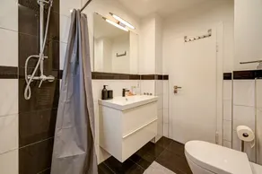Apartamento \"Bettersleepat8\" con terraza compartida y Wi-Fi - Image 2