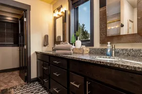 Stunning New Cabin in Powder House Pass with Hot Tub & Theater Room - Image 3