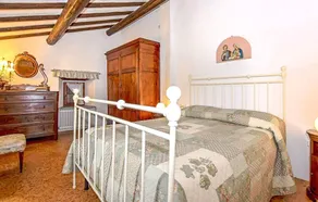 3 bedroom beautiful home in Pistoia (PT) - Image 5