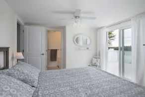 Lakefront Retreat With Sandy Beach, perfekt för barn - Image 4