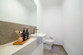 Toute la maison pour vous ou votre équipe avec WIFI illimité et NETFLIX - Image 3