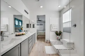 Luxury RH Furnished-Modern Home-Super Clean -All 10 stars review-Great Location - Image 4