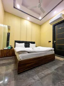 OnlyStay GSM Near Prem Mandir - Image 2