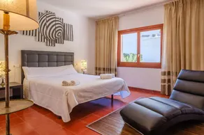 Fantastica villa in posizione centrale con piscina, WLAN e aria condizionata, sono ammessi animali domestici - Image 4