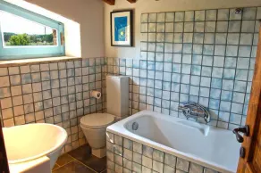 Une villa avec vue sur Monteriggioni et une piscine privée - Image 2