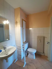 Charmerende 1 værelse, køkken, badeværelse på 35 m2 i meget rolig bolig. - Image 5