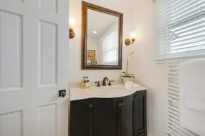 Pristine Bay Front, Westhampton Beach - Boutique Hotel Feel - Image 3