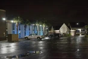 Regency inn and Suites - Image 3