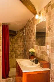 House of 70 m², air-conditioned with parking in the historic center of Saint Rémy - Image 5