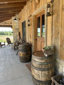 LODGE AT SADDLE RIDGE. Just five minutes from Hermann. - Image 2