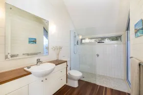 Stunning Private Luxury Absolute Beachfront Adult's Retreat - Image 2