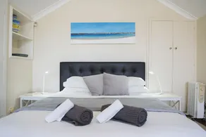 Sunny self contained LOFT near Bondi Beach -AC-Aspect - Image 4