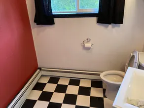Quiet, private, 1 bedroom, studio in great part of town. Old recording studio! - Image 3