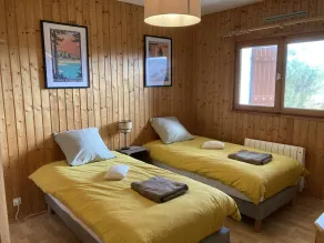 Chalet coteau des Xettes lake and slopes view with sauna - Image 5