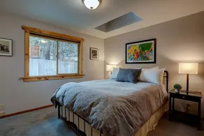Short Walk to Old Mill, River & Trails!,Outdoor Fire Pit, Quiet Neighborhood, New Furniture & Carpet - Image 4