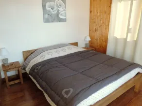 House 8 people comfortably 150m from the slopes - Linen included - Image 3