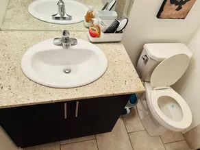 2 BDRM A/C Condo w/Ensuite Laundry + Free Parking - Image 5