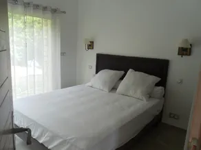 Temmelig sommerhus på landet på en bondegård i Provence - Image 4