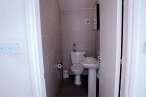 Villa de lujo de 3 dormitorios con piscina privada climatizada y hermosos jardines. - Image 5