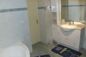 Den MarieJo hus, som ligger i hjertet af en smuk landsby, Villandraut - Image 2