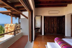 Stunning, Oceanfront Casa de Olas - Image 4