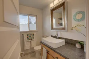 3 Bedroom, 2 Bath, Clean, Bright, Modern Space, in a Quite, Modest Neighborhood - Image 5