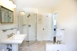 Walk to Village, Bike to Ocean, Relax in Solar Heated Pool - Image 2