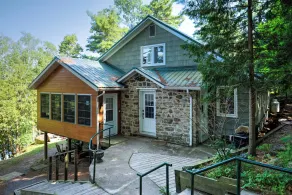 Exclusive Lakefront Cottage on Big Rideau Lake – Private Dock, Sauna, & Sunset - Image 4