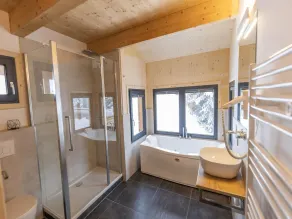Beautiful chalet with hot tub - Image 5