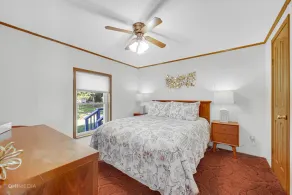 Lake Front Home with Plenty of Space inside and outside. 100 Ft of Lake Frontage - Image 2