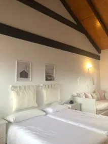 Smukt nyt hus i Colombres med veranda og have - Image 5