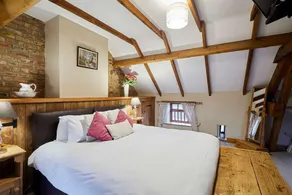 Host & Stay - The Grainary - Image 5