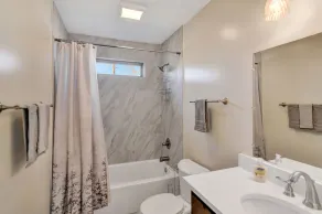 Spacious Luxury 3 Level Cabin w Hot Tub & Fire Pit - Image 3