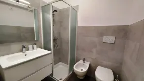 Villa avec piscine privée et grand jardin, idéale pour séjours avec des chiens. - Image 3