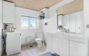 Cozy Home In Glesborg With Kitchen - Image 3