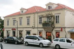 Old Town Sunrise Apartments - Image 2