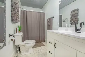 Farmhouse On 4 - Image 4