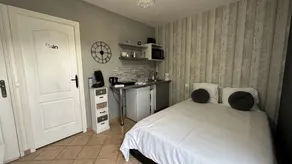 Independent studio in villa with swimming pool. Private Jacuzzi, 40 minutes from the beach - Image 5