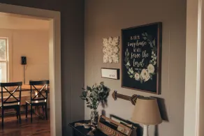 Cozy remodeled modern farmhouse for up to 10, with secondary room for up to 30 - Image 5