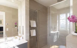 Charming 6-bedroom villa - Image 3