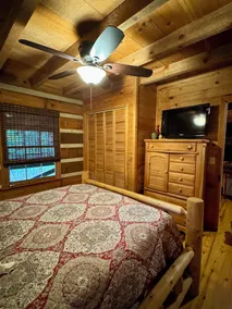 Beautiful Real Log Cabin.... Not your average cabin! Hot Tub. Wifi. Fire Pit - Image 5