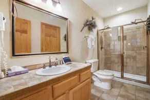 Chalet avec jacuzzi, piscine et barbecue - Image 3
